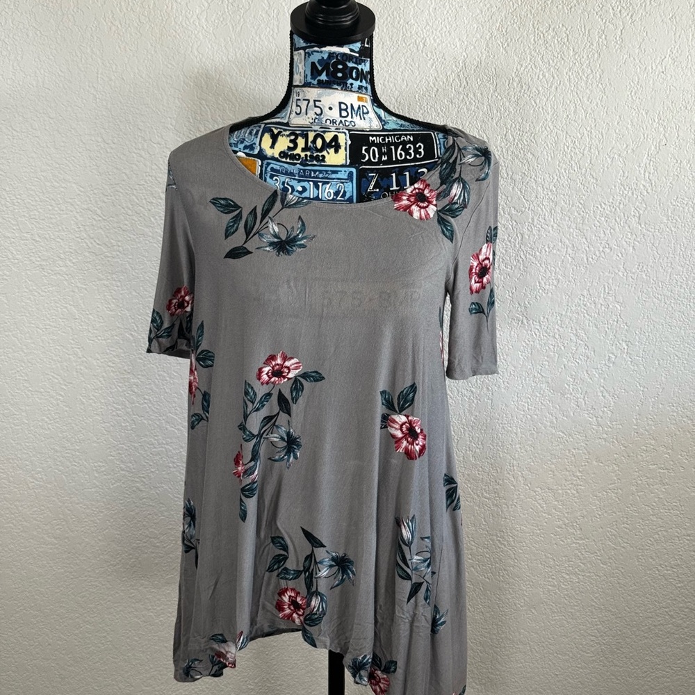 Pink Rose Gray Floral Short Sleeve Top